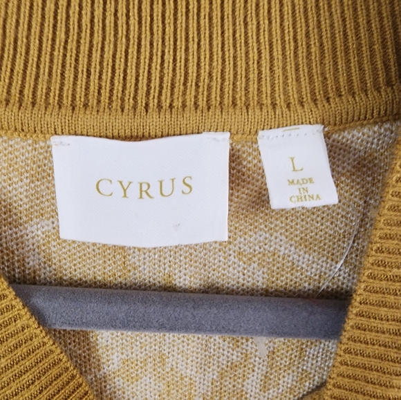 NWT.This is a gold and white floral pullover sweater by the brand Cyrus. - Picture 4 of 7